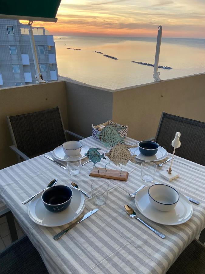 佩萨罗Tramonto In Baia公寓 外观 照片